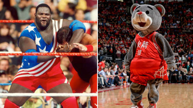 mark-henry-rockets-mascot-steel-chair-video.jpg